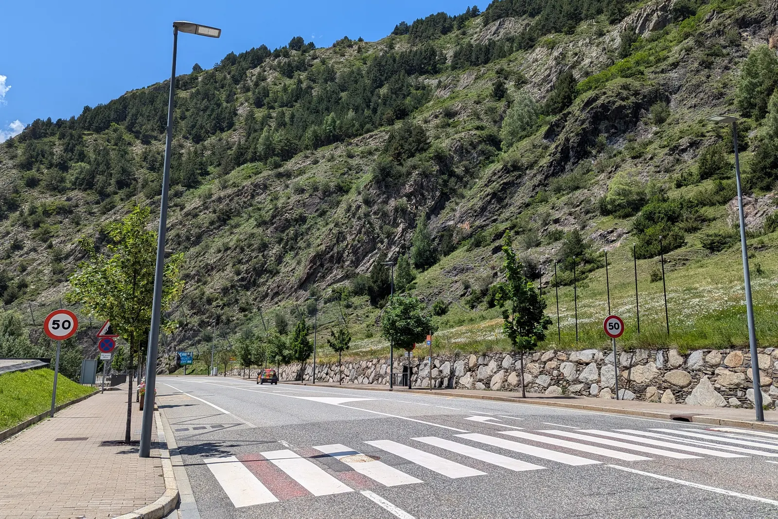 La carretera CG-2 cerca de Canillo